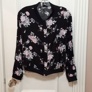 🛍️ Floral bomber jacket